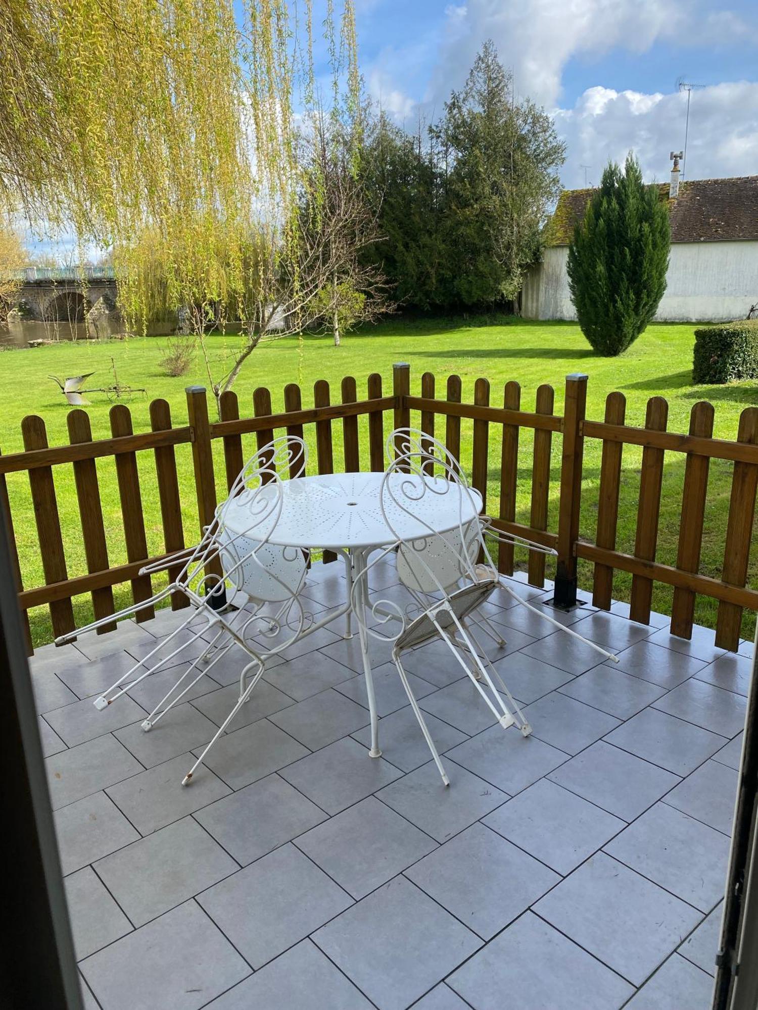 Bed and Breakfast Le Petitepinay Moitron-sur-Sarthe Exterior foto