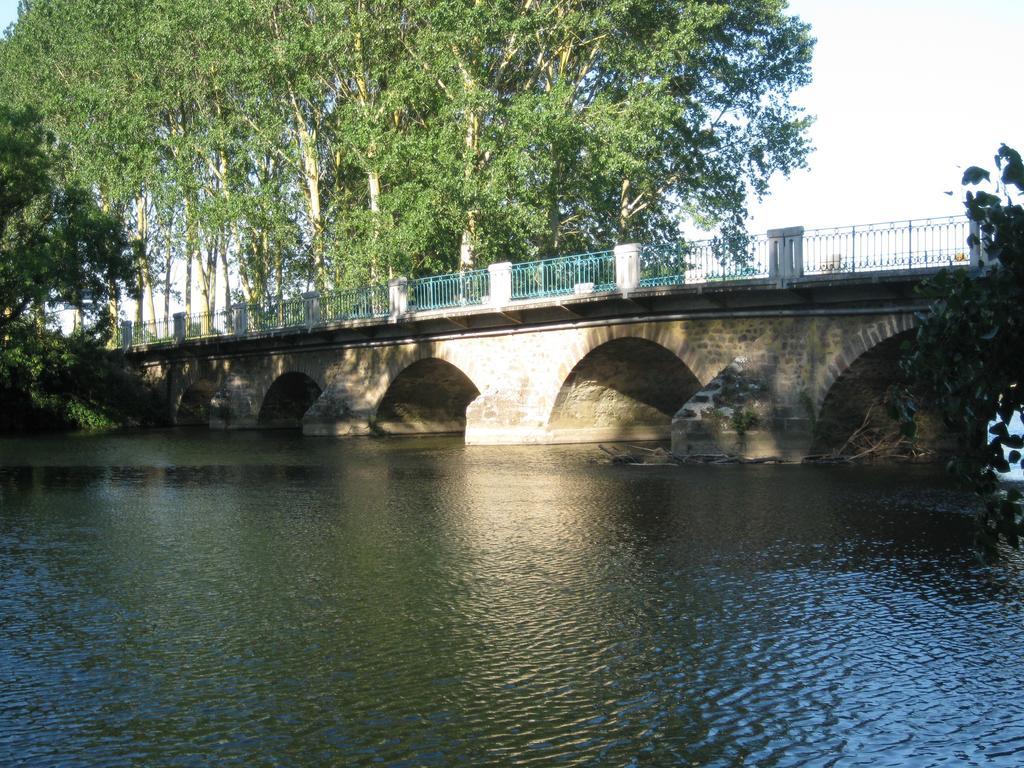 Bed and Breakfast Le Petitepinay Moitron-sur-Sarthe Exterior foto